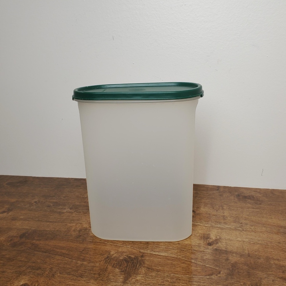 Tupperware Modular Mate: 2.3 L Rectangle Container with Green Seal